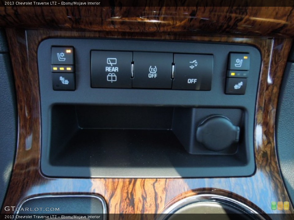Ebony/Mojave Interior Controls for the 2013 Chevrolet Traverse LTZ #76978649