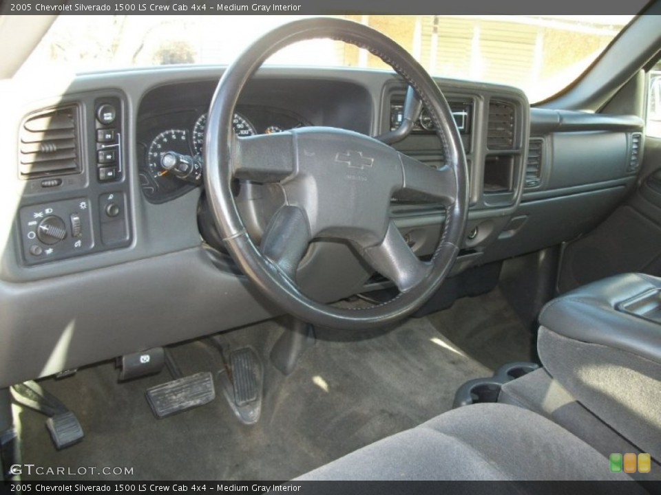 Medium Gray Interior Dashboard for the 2005 Chevrolet Silverado 1500 LS Crew Cab 4x4 #76979725