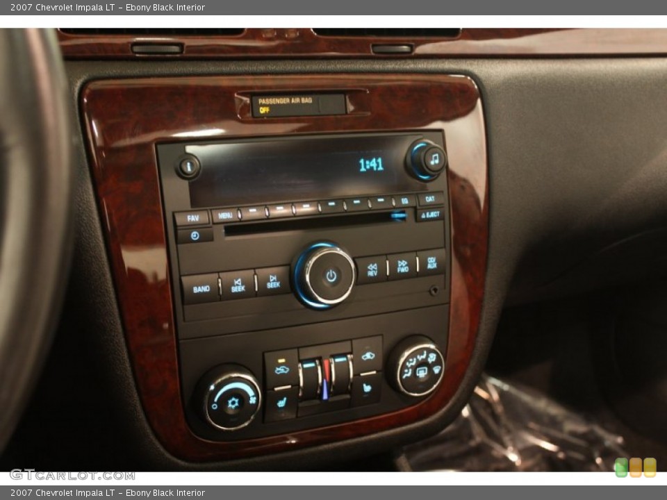 Ebony Black Interior Controls for the 2007 Chevrolet Impala LT #76983769