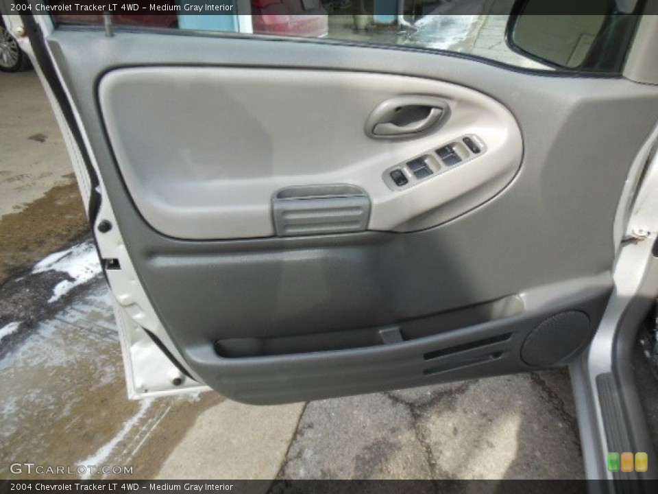 Medium Gray Interior Door Panel for the 2004 Chevrolet Tracker LT 4WD #76985281