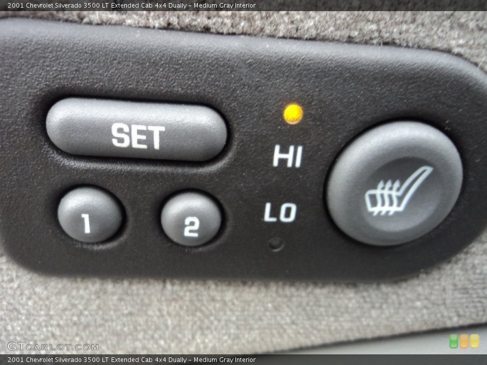 Medium Gray Interior Controls for the 2001 Chevrolet Silverado 3500 LT Extended Cab 4x4 Dually #76990709