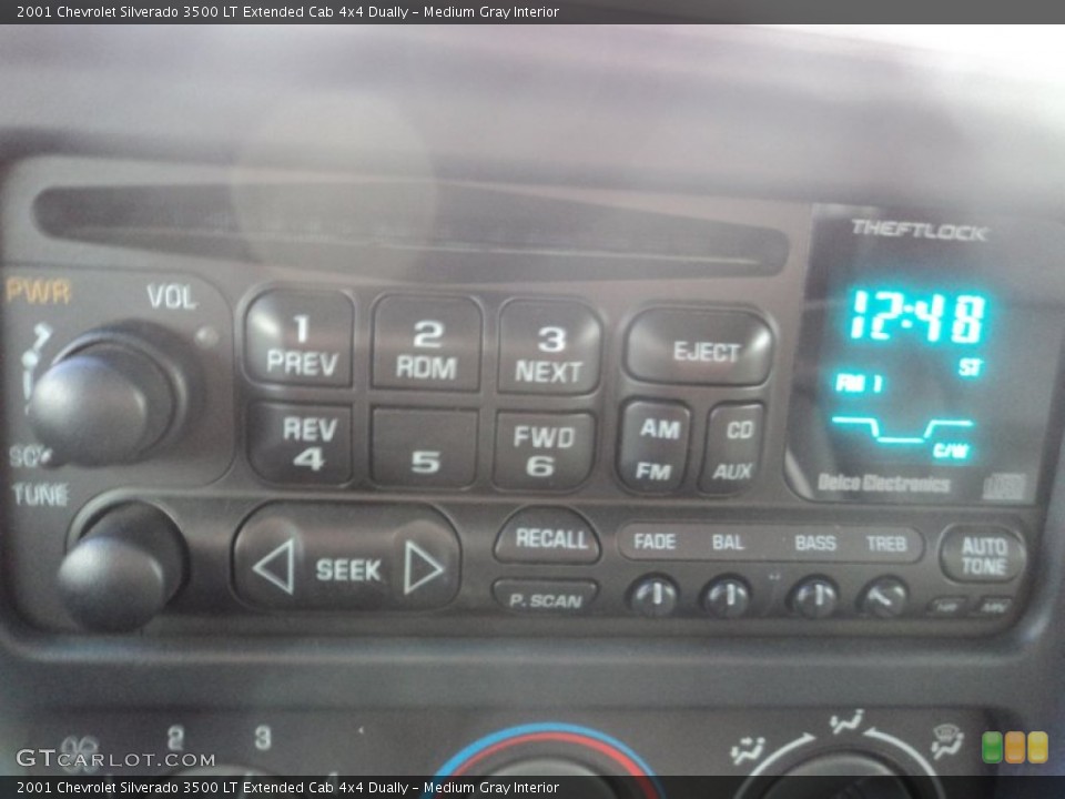 Medium Gray Interior Audio System for the 2001 Chevrolet Silverado 3500 LT Extended Cab 4x4 Dually #76990921