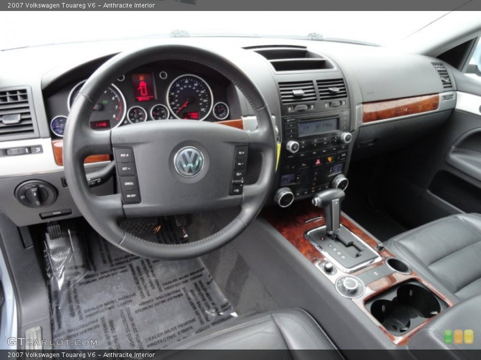 Anthracite Interior Dashboard for the 2007 Volkswagen Touareg V6 #76993026