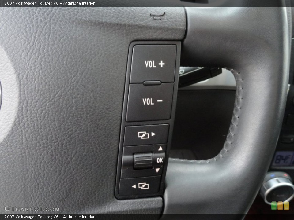 Anthracite Interior Controls for the 2007 Volkswagen Touareg V6 #76993086