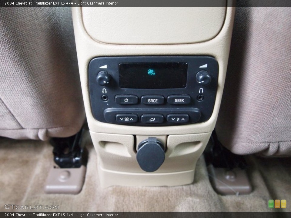 Light Cashmere Interior Controls for the 2004 Chevrolet TrailBlazer EXT LS 4x4 #76997847