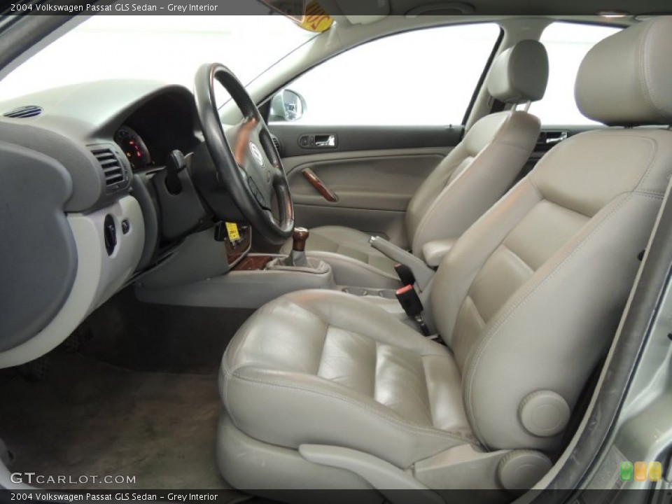 Grey Interior Front Seat for the 2004 Volkswagen Passat GLS Sedan #77005665