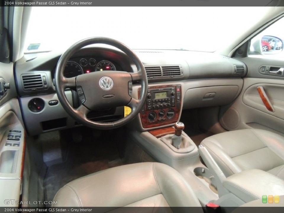 Grey Interior Prime Interior for the 2004 Volkswagen Passat GLS Sedan #77005692