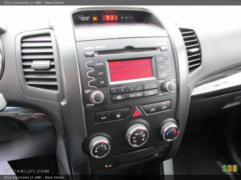 Black Interior Controls for the 2011 Kia Sorento LX AWD #77007620
