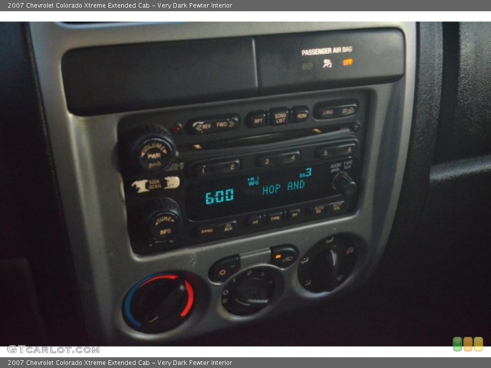 Very Dark Pewter Interior Controls for the 2007 Chevrolet Colorado Xtreme Extended Cab #77009703