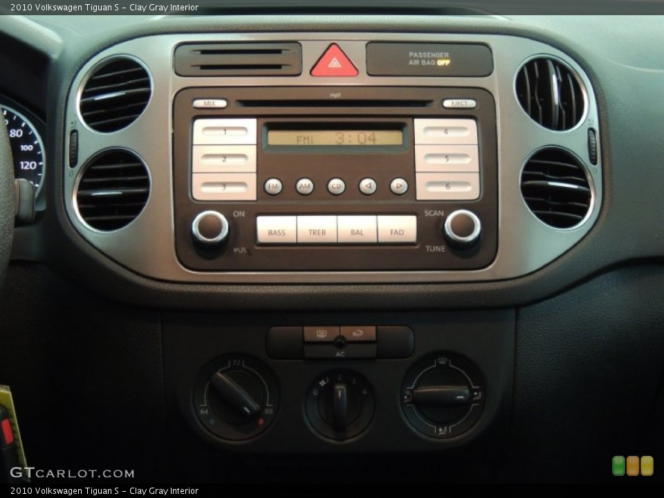 Clay Gray Interior Controls for the 2010 Volkswagen Tiguan S #77010054