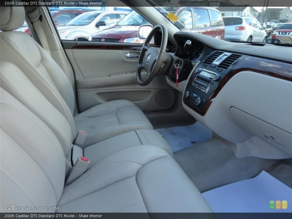 Shale Interior Photo for the 2006 Cadillac DTS  #77025927