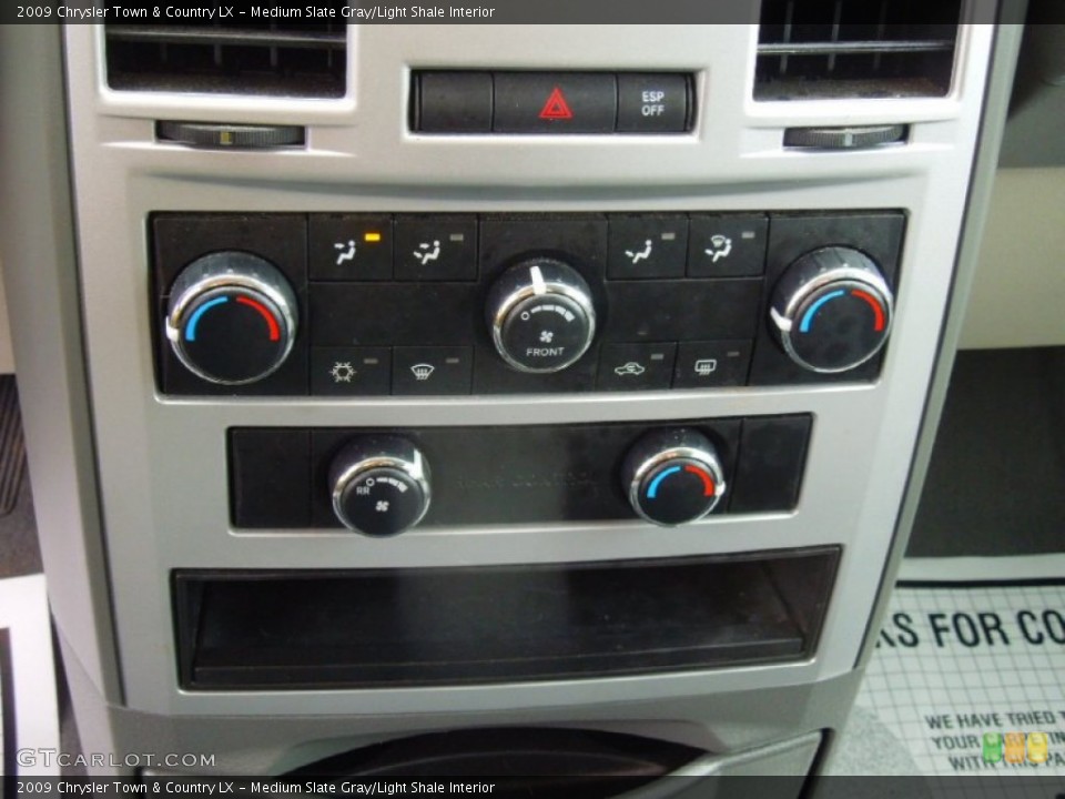 Medium Slate Gray/Light Shale Interior Controls for the 2009 Chrysler Town & Country LX #77026877