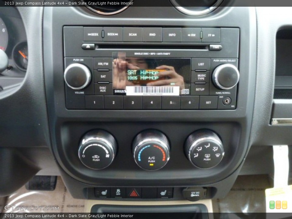 Dark Slate Gray/Light Pebble Interior Controls for the 2013 Jeep Compass Latitude 4x4 #77027542