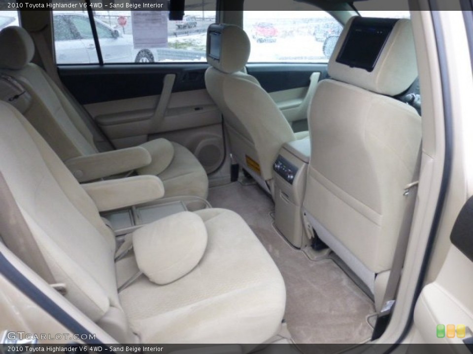 Sand Beige Interior Rear Seat for the 2010 Toyota Highlander V6 4WD #77034093