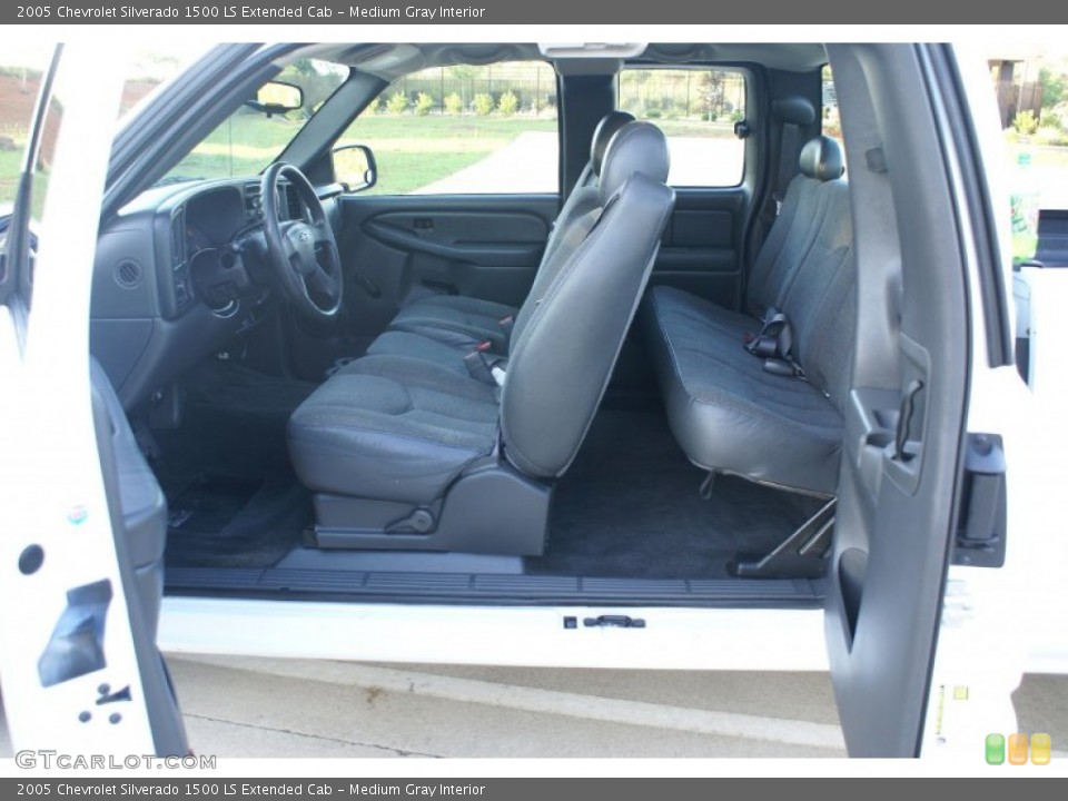 Medium Gray Interior Photo for the 2005 Chevrolet Silverado 1500 LS Extended Cab #77034588