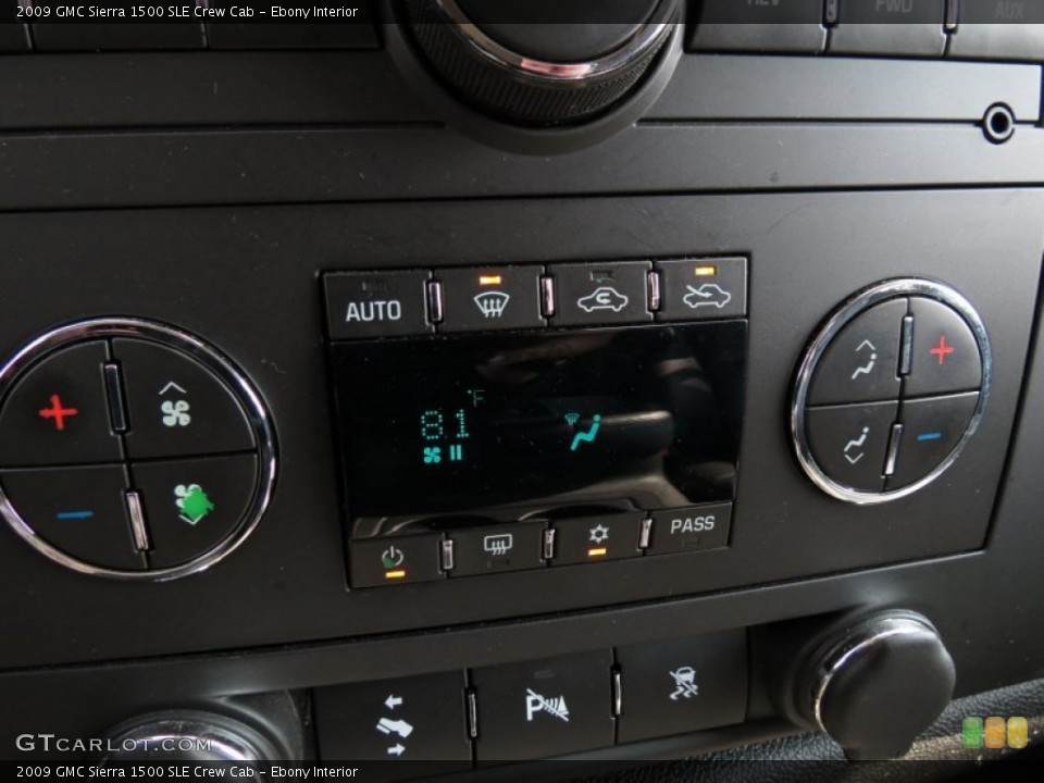 Ebony Interior Controls for the 2009 GMC Sierra 1500 SLE Crew Cab #77039700