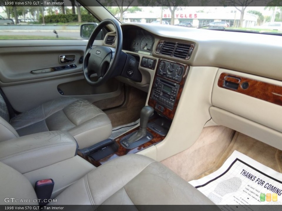 Tan Interior Dashboard for the 1998 Volvo S70 GLT #77045153