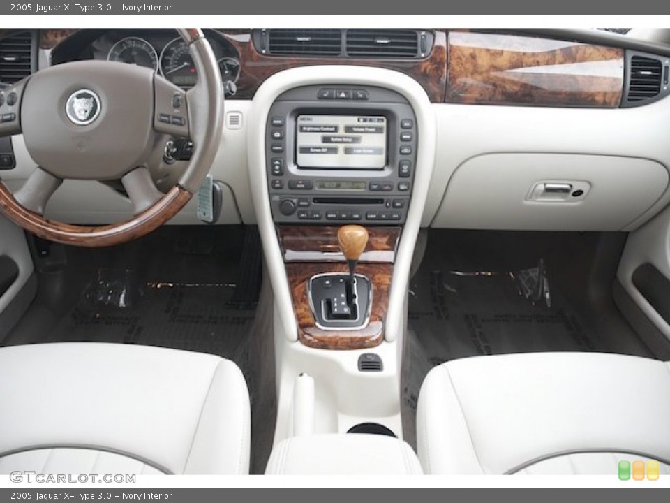 Ivory Interior Dashboard for the 2005 Jaguar X-Type 3.0 #77049154