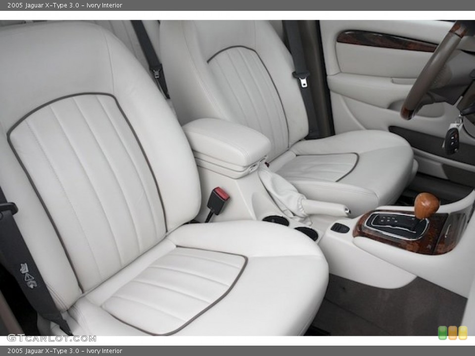 Ivory 2005 Jaguar X-Type Interiors