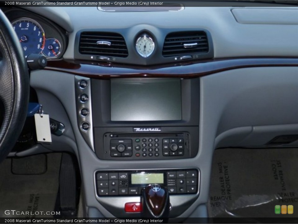 Grigio Medio (Grey) Interior Controls for the 2008 Maserati GranTurismo  #77054773