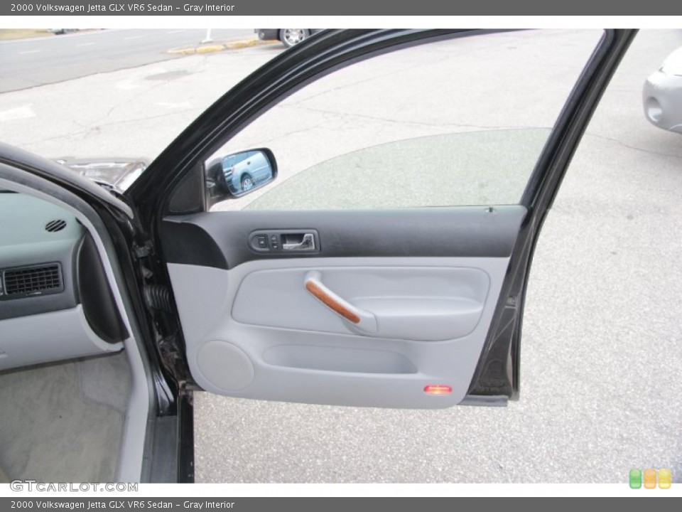 Gray Interior Door Panel for the 2000 Volkswagen Jetta GLX VR6 Sedan #77072607