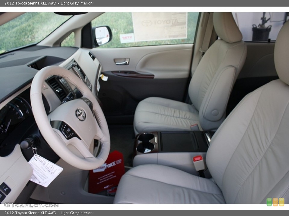 Light Gray Interior Photo for the 2012 Toyota Sienna XLE AWD #77074604