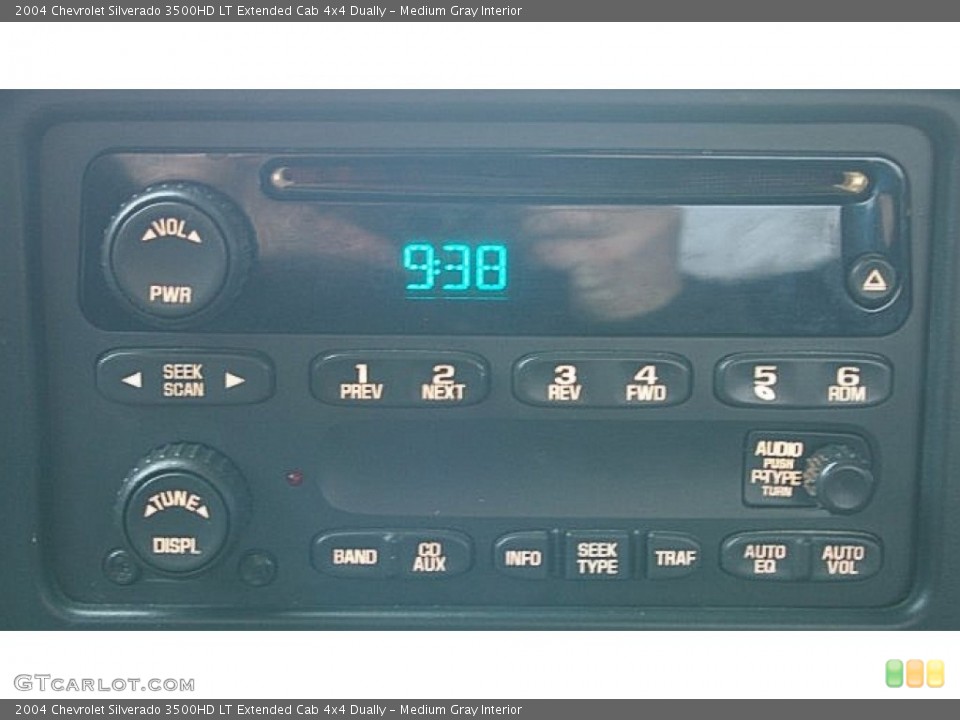 Medium Gray Interior Audio System for the 2004 Chevrolet Silverado 3500HD LT Extended Cab 4x4 Dually #77078099