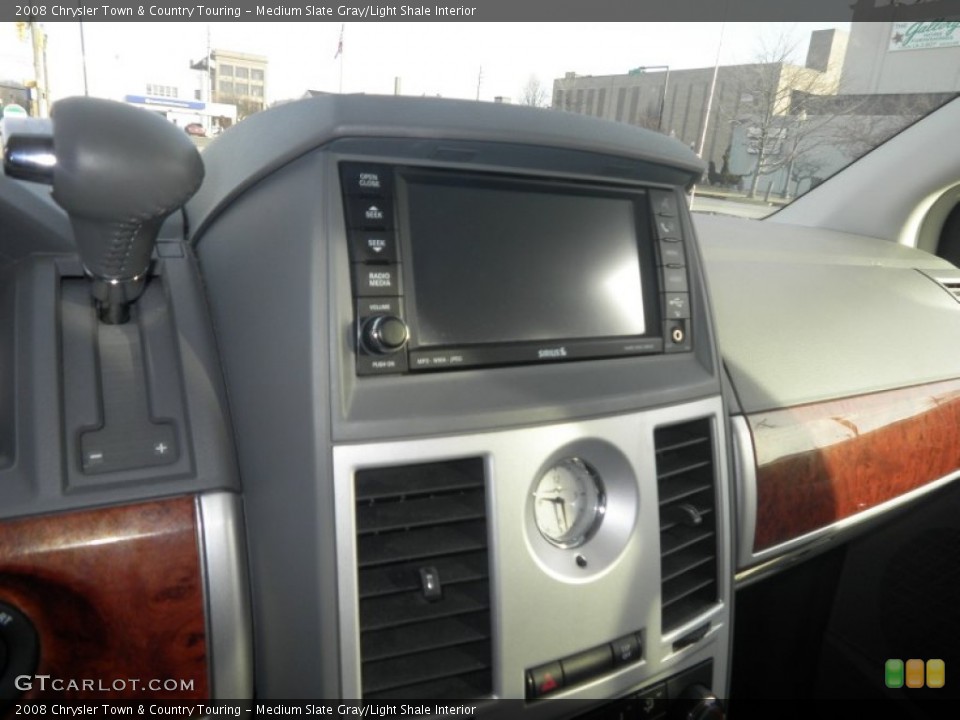 Medium Slate Gray/Light Shale Interior Controls for the 2008 Chrysler Town & Country Touring #77085066