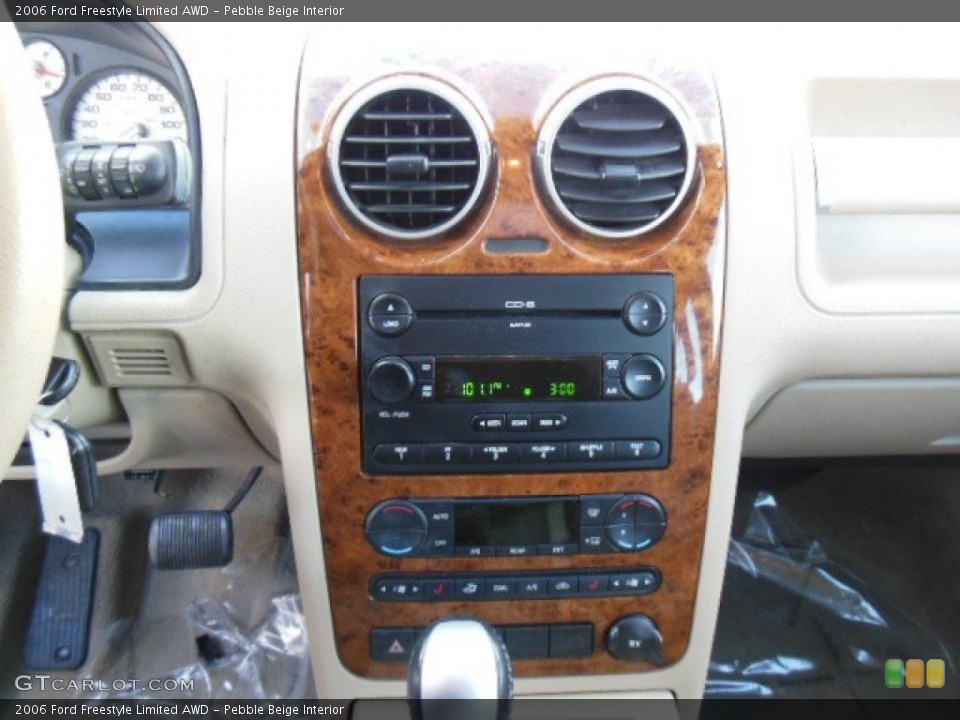 Pebble Beige Interior Controls for the 2006 Ford Freestyle Limited AWD #77098135