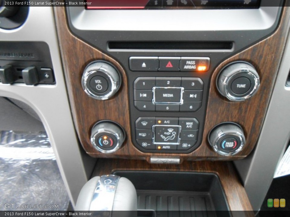 Black Interior Controls for the 2013 Ford F150 Lariat SuperCrew #77105250