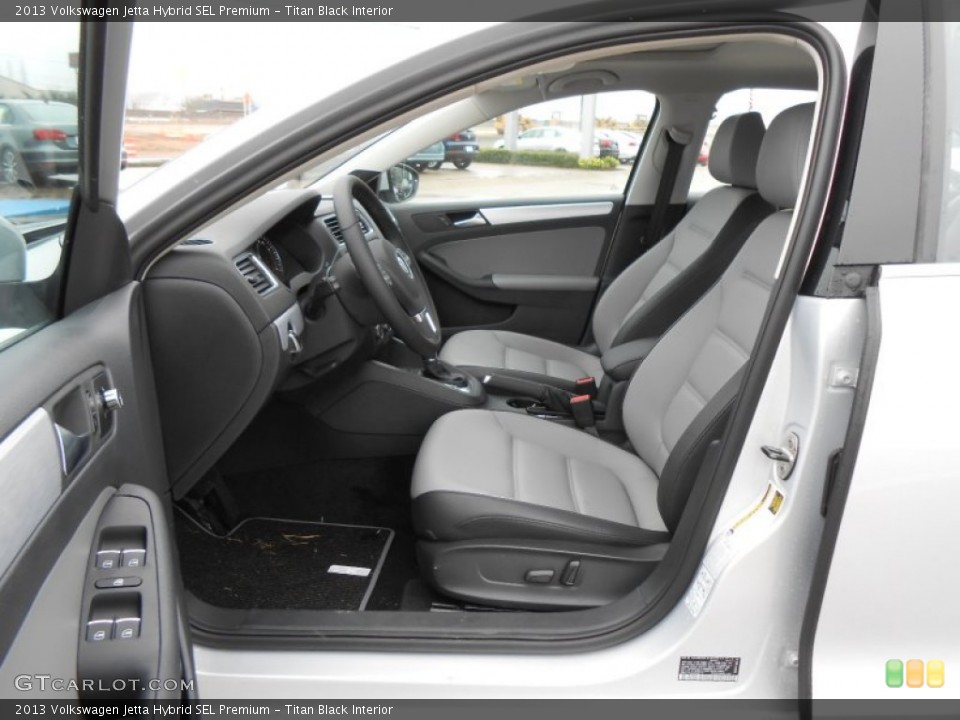 Titan Black Interior Photo for the 2013 Volkswagen Jetta Hybrid SEL Premium #77121077
