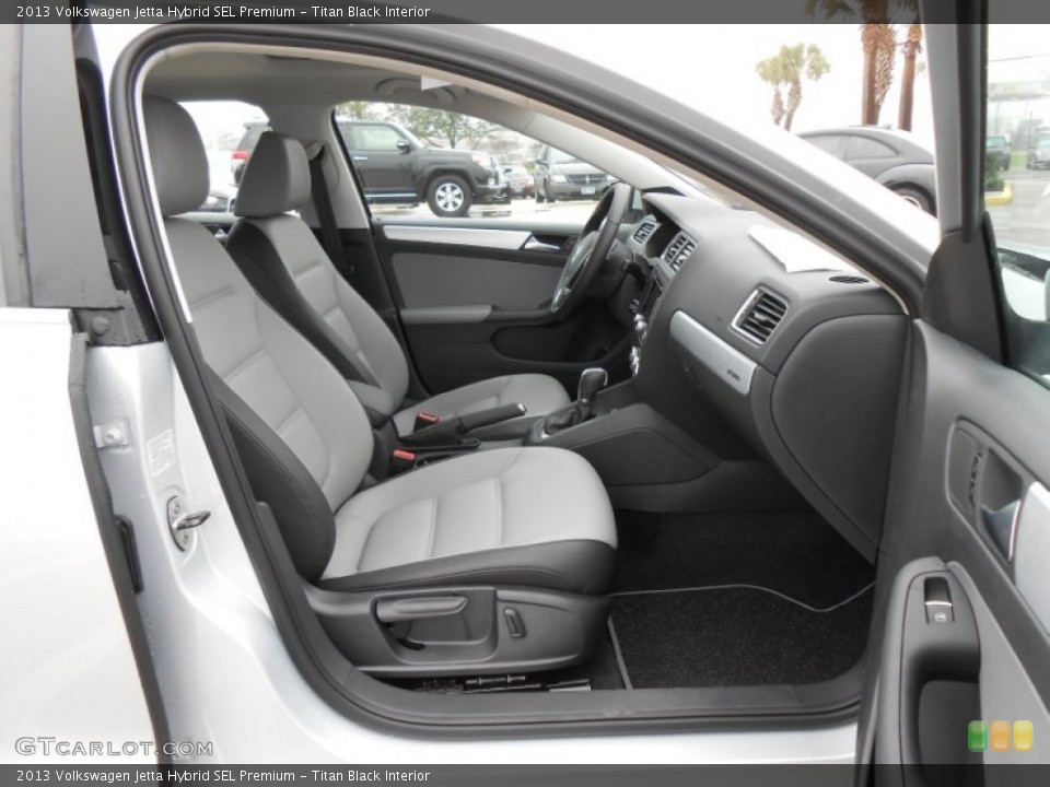 Titan Black Interior Photo for the 2013 Volkswagen Jetta Hybrid SEL Premium #77121122