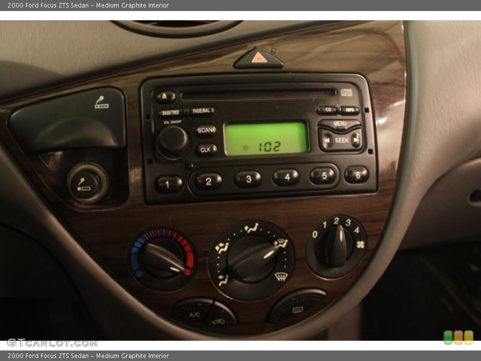 Medium Graphite Interior Controls for the 2000 Ford Focus ZTS Sedan #77121951