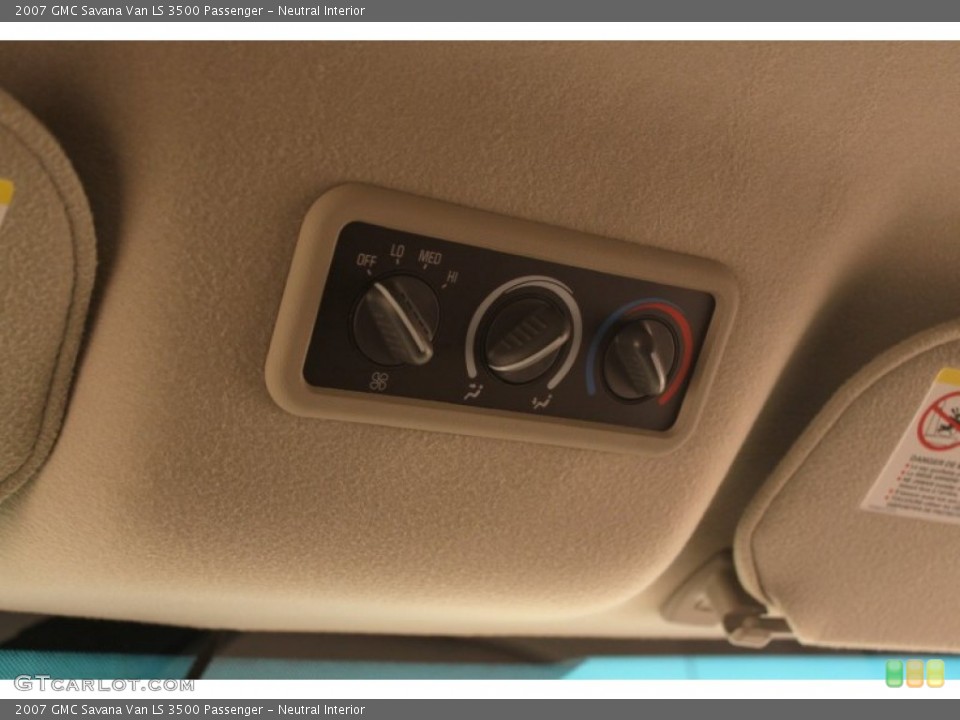 Neutral Interior Controls for the 2007 GMC Savana Van LS 3500 Passenger #77124687