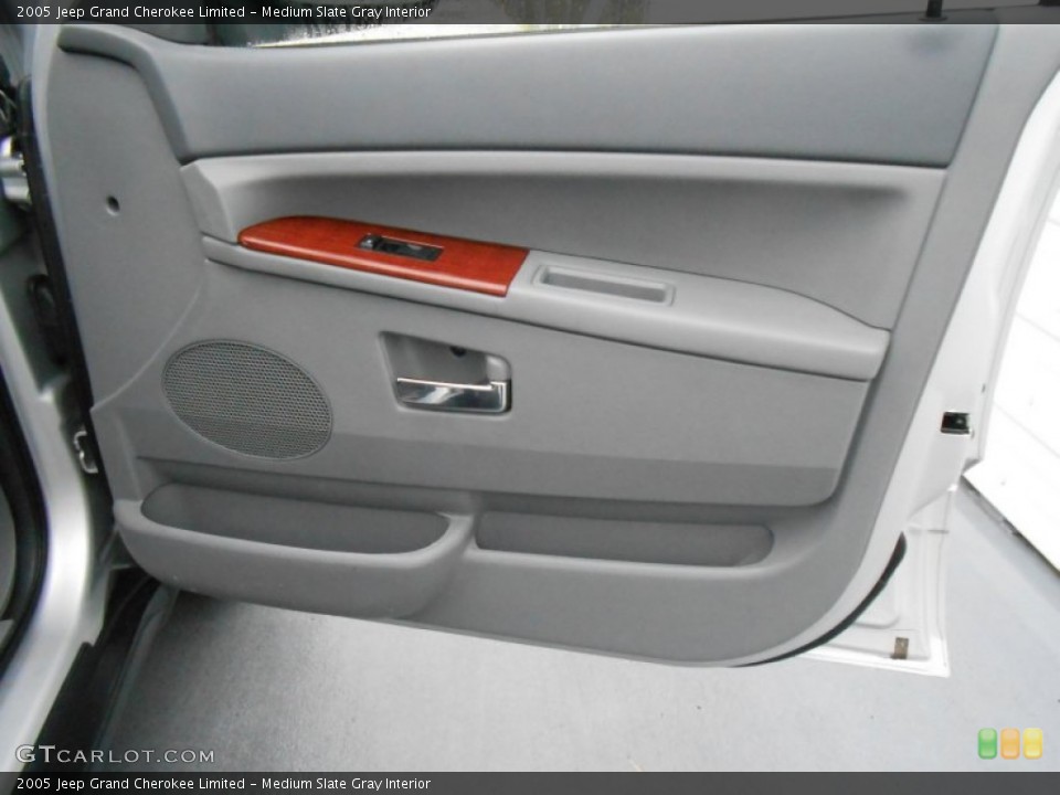 Medium Slate Gray Interior Door Panel for the 2005 Jeep Grand Cherokee Limited #77132507
