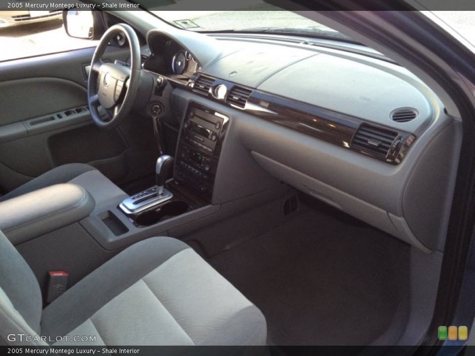 Shale Interior Photo for the 2005 Mercury Montego Luxury #77143082