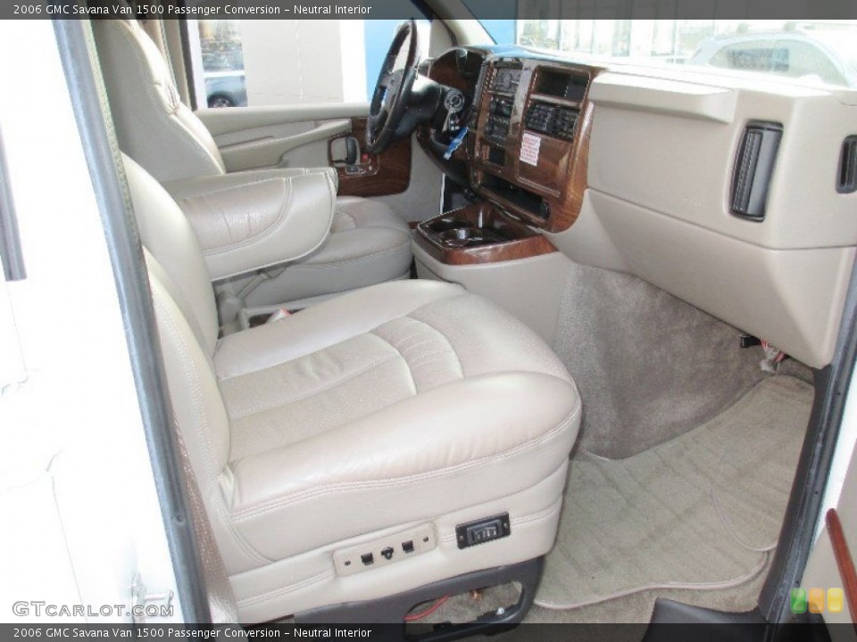 Neutral Interior Photo for the 2006 GMC Savana Van 1500 Passenger Conversion #77144934
