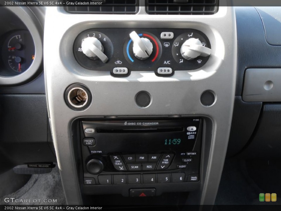 Gray Celadon Interior Controls for the 2002 Nissan Xterra SE V6 SC 4x4 #77145935