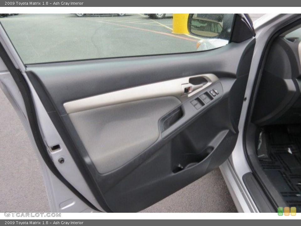 Ash Gray Interior Door Panel for the 2009 Toyota Matrix 1.8 #77147957