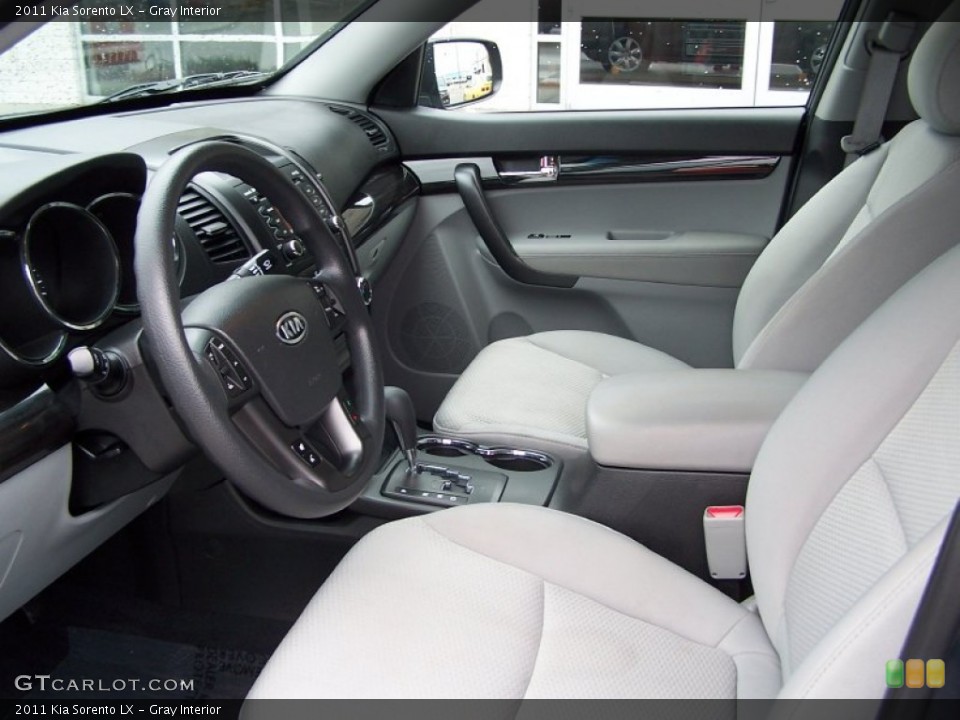 Gray Interior Photo for the 2011 Kia Sorento LX #77152306