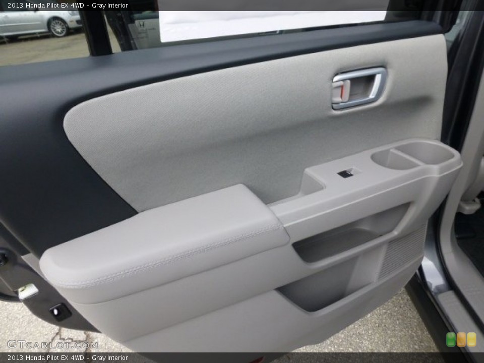 Gray Interior Door Panel for the 2013 Honda Pilot EX 4WD #77155527