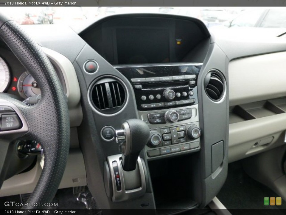 Gray Interior Controls for the 2013 Honda Pilot EX 4WD #77155585