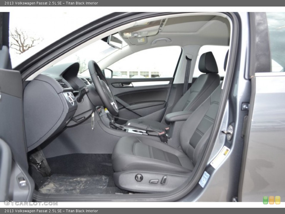 Titan Black Interior Photo for the 2013 Volkswagen Passat 2.5L SE #77155747