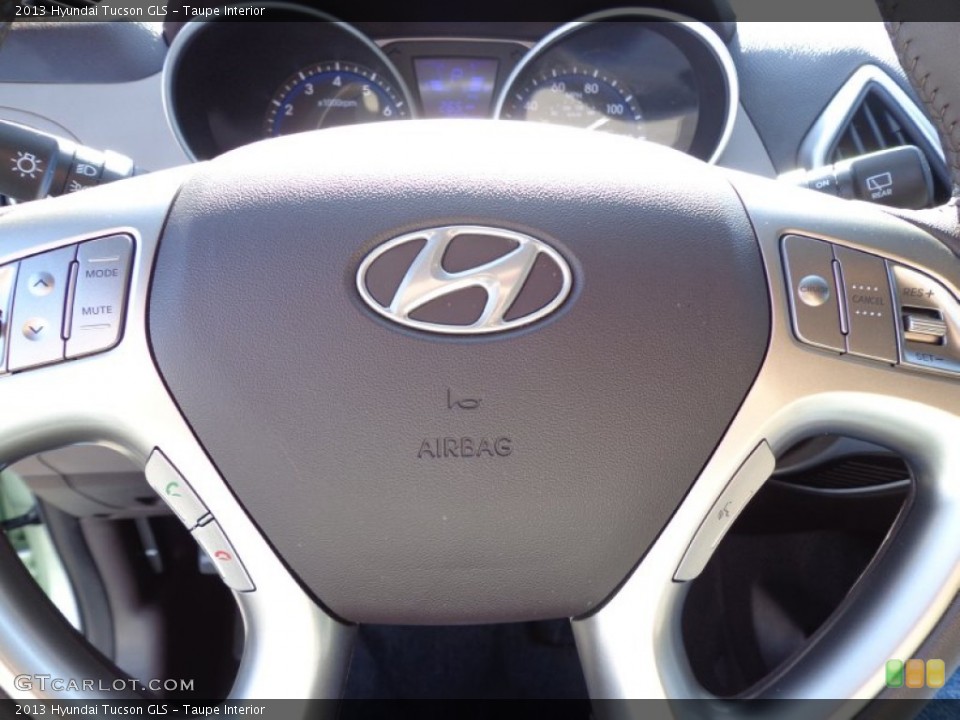 Taupe Interior Controls for the 2013 Hyundai Tucson GLS #77170913