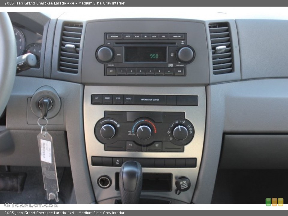 Medium Slate Gray Interior Controls for the 2005 Jeep Grand Cherokee Laredo 4x4 #77174116