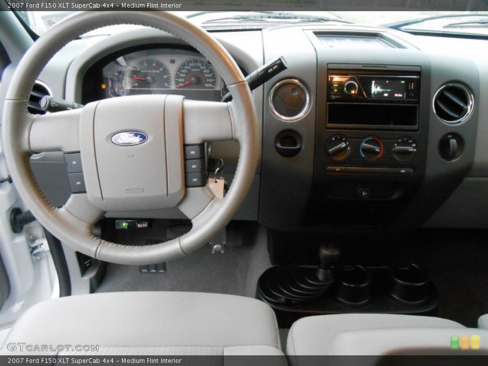 Medium Flint Interior Dashboard for the 2007 Ford F150 XLT SuperCab 4x4 #77177442