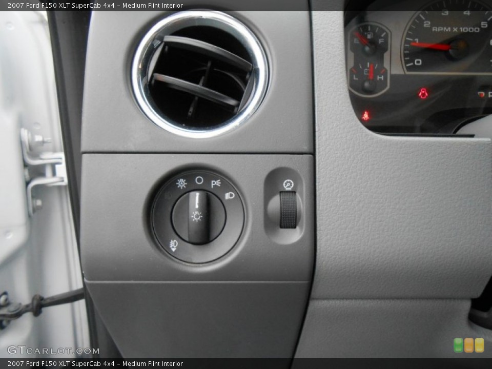 Medium Flint Interior Controls for the 2007 Ford F150 XLT SuperCab 4x4 #77177615