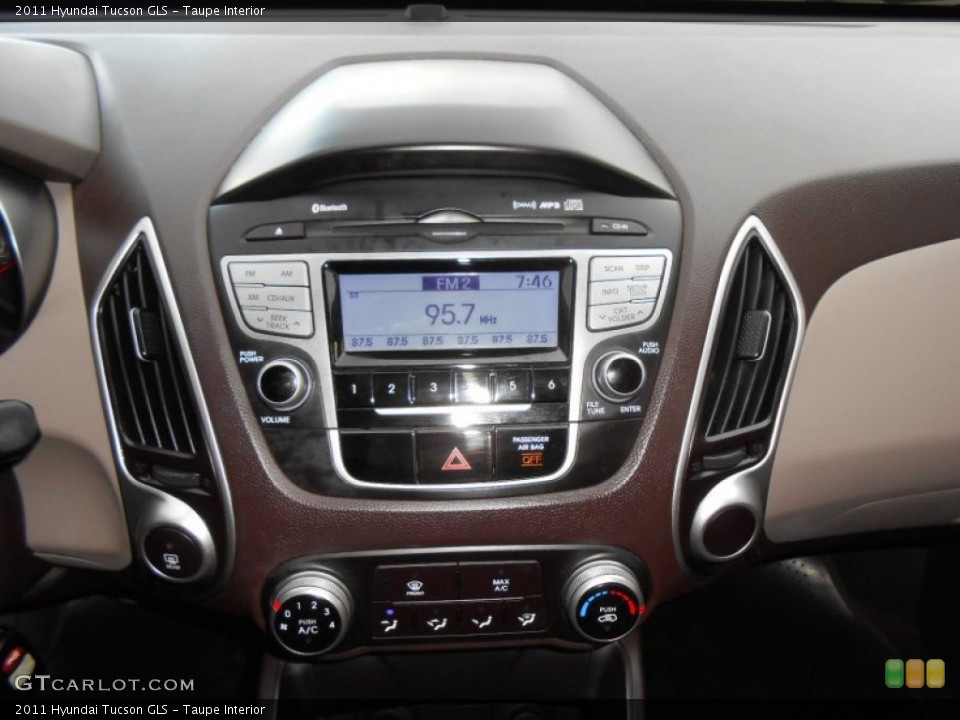 Taupe Interior Controls for the 2011 Hyundai Tucson GLS #77188357