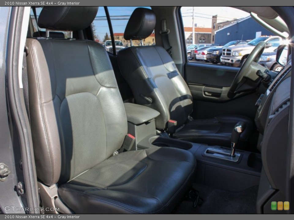 Gray Interior Photo for the 2010 Nissan Xterra SE 4x4 #77192271
