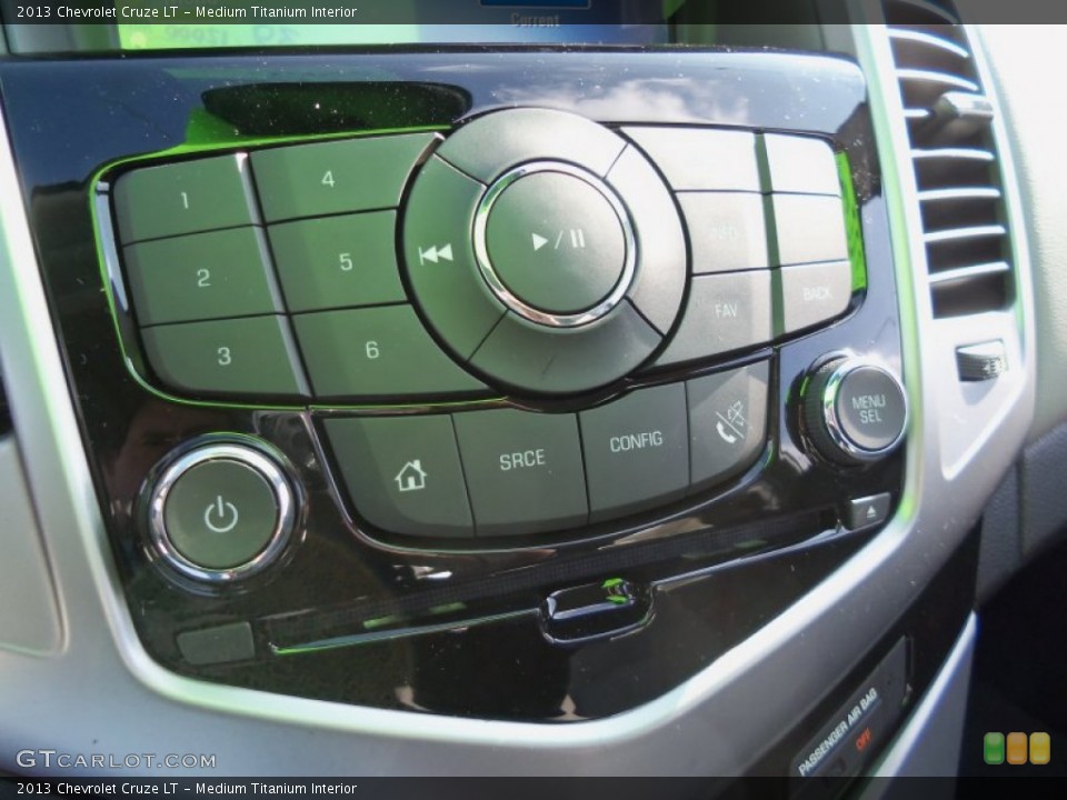 Medium Titanium Interior Controls for the 2013 Chevrolet Cruze LT #77200091